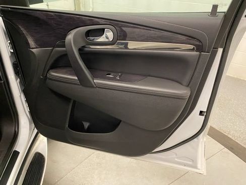 Used 2017 Buick Enclave Leather AWD/4WD image 27