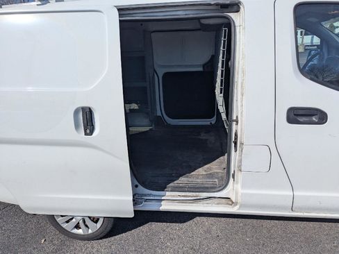 Used 2017 Nissan NV200 SV w/ Back Door Glass Package image 10