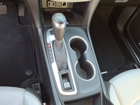 Used 2018 Chevrolet Equinox Premier image 32