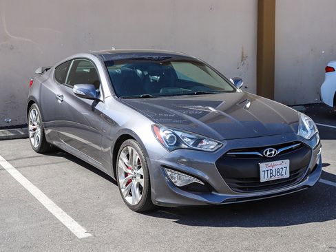 Used 2016 Hyundai Genesis Coupe 3.8 image 3