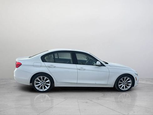 Used 2018 BMW 320i Sedan image 12
