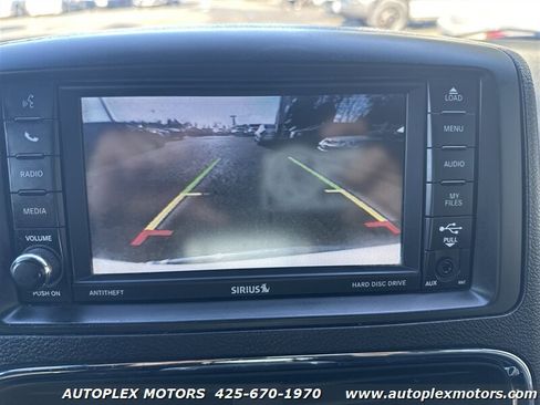 Used 2017 Dodge Grand Caravan SXT image 25