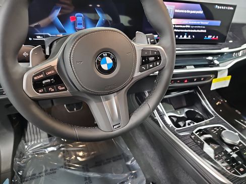 New 2026 BMW X7 xDrive40i w/ M Sport Package image 18