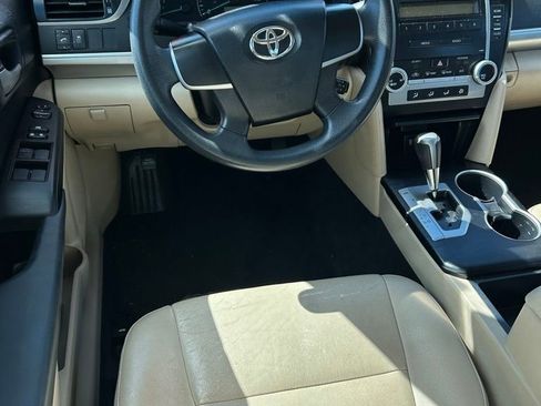 Used 2012 Toyota Camry L image 5
