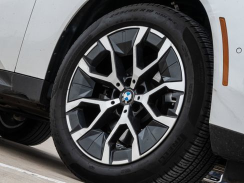 Certified 2025 BMW X3 xDrive30i w/ Premium Package image 9