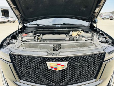 Used 2022 Cadillac Escalade Sport w/ Touring Package AWD/4WD image 46