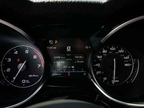 Used 2023 Alfa Romeo Stelvio Ti AWD/4WD image 21