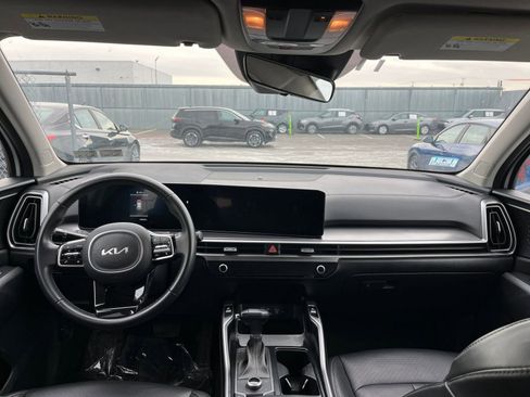 Used 2024 Kia Sorento S image 35