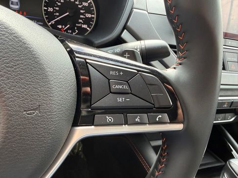 Used 2025 Nissan Altima 2.5 SR FWD image 26