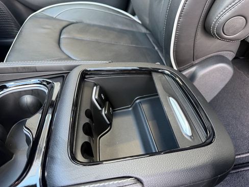 New 2027 Chrysler Pacifica Limited FWD image 20