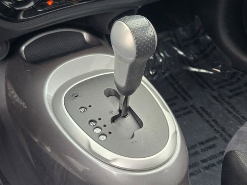 Used 2015 Nissan Juke SV w/ Technology Package image 25