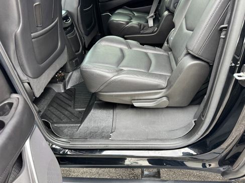 Used 2020 Cadillac Escalade ESV Premium Luxury image 35