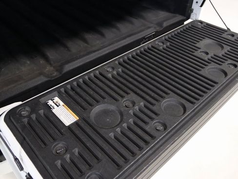 Used 2022 Nissan Frontier SV image 13