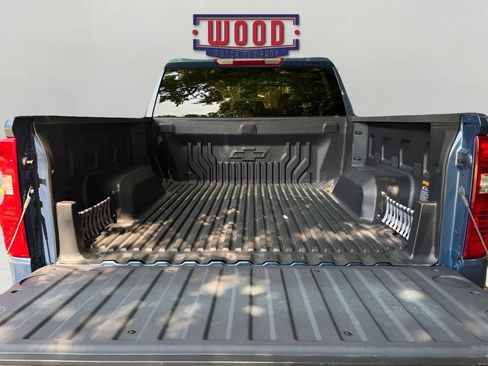 Used 2024 Chevrolet Silverado 1500 LT AWD/4WD image 6