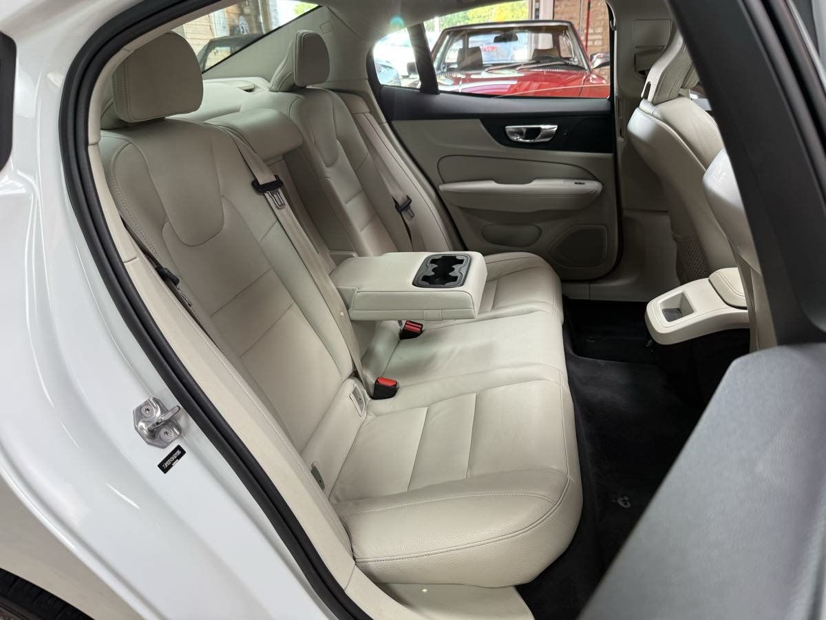 Used 2019 Volvo S60 T5 Momentum w/ Premium Package FWD image 27