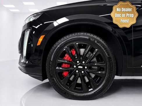 Used 2024 Cadillac XT6 Sport w/ LPO, Red Accent Package AWD/4WD image 2
