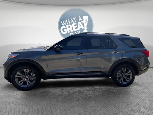 Used 2022 Ford Explorer XLT w/ Equipment Group 202A AWD/4WD image 7