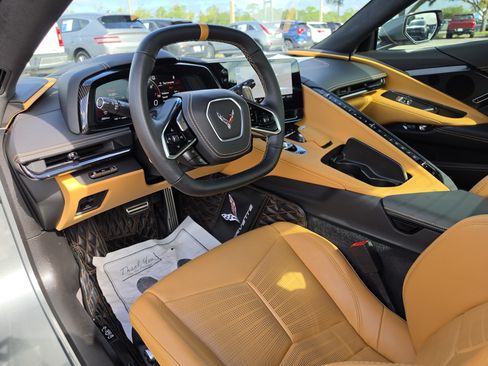 Used 2023 Chevrolet Corvette Stingray Premium Conv w/ Z51 Performance Package RWD image 17