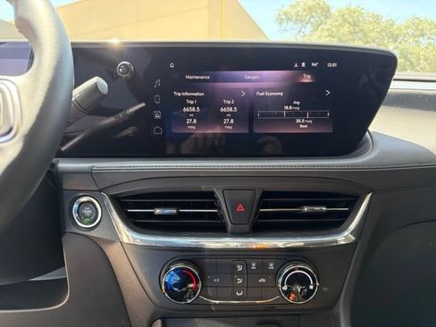 Used 2025 Buick Encore GX Preferred FWD image 23