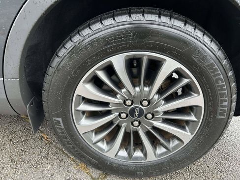 Certified 2022 Lincoln Nautilus FWD w/ Premium Package image 13