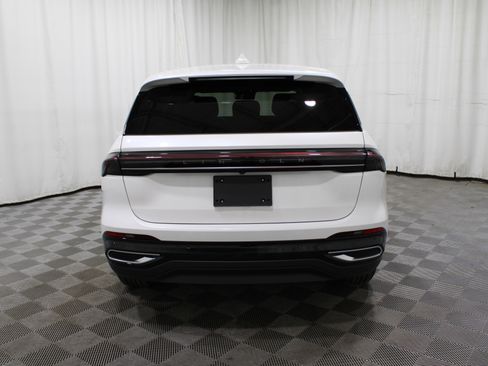 Used 2025 Lincoln Nautilus Premier AWD/4WD image 24