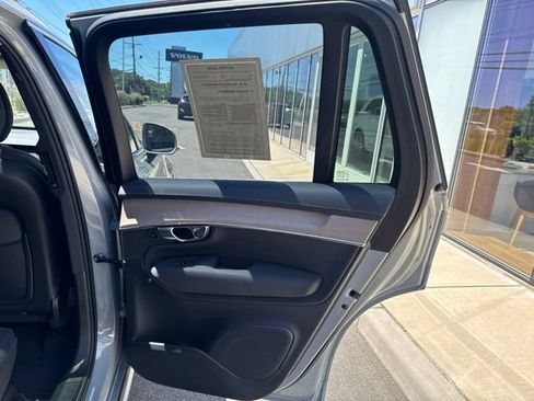 Certified 2025 Volvo XC90 B6 Plus AWD/4WD image 12