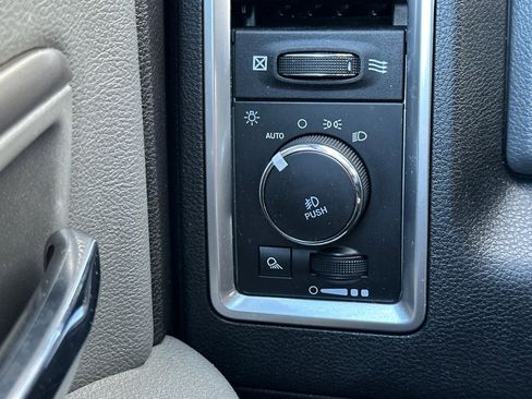 Used 2018 RAM 1500 Big Horn image 27