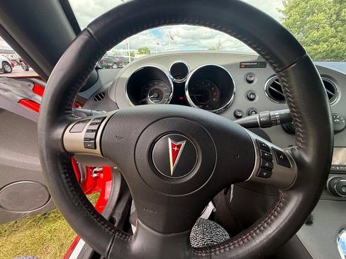 Used 2007 Pontiac Solstice GXP w/ Premium Package RWD image 11