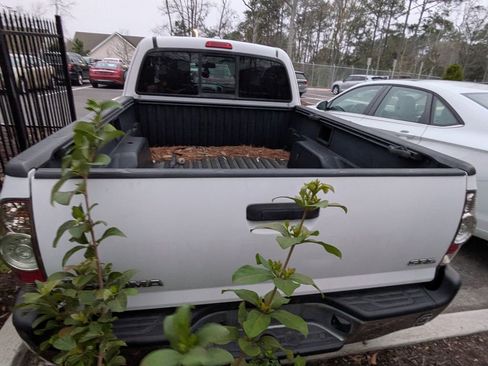 Used 2010 Toyota Tacoma 2WD Access Cab image 6