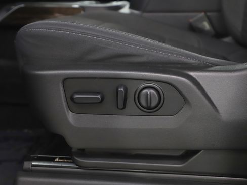 Used 2020 GMC Sierra 1500 Elevation w/ Elevation Value Package image 28