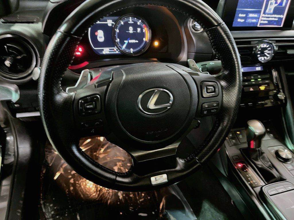 Used 2025 Lexus IS 350 F Sport RWD image 11