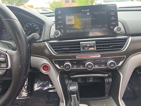 Used 2018 Honda Accord EX-L image 8