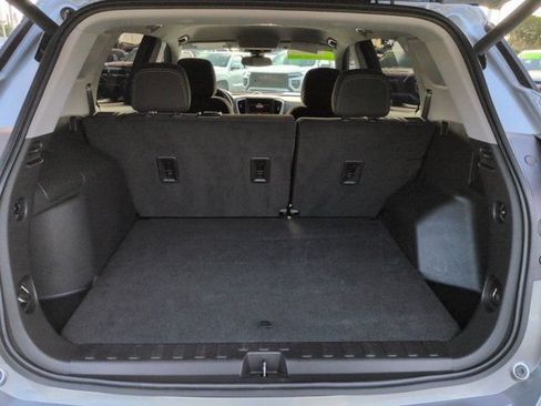 Used 2024 GMC Terrain SLE w/ Driver Convenience Package FWD image 12