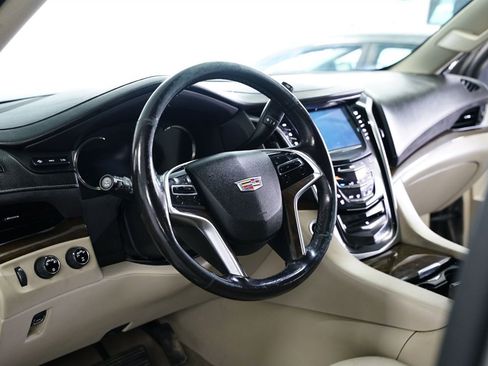 Used 2018 Cadillac Escalade Premium Luxury image 15