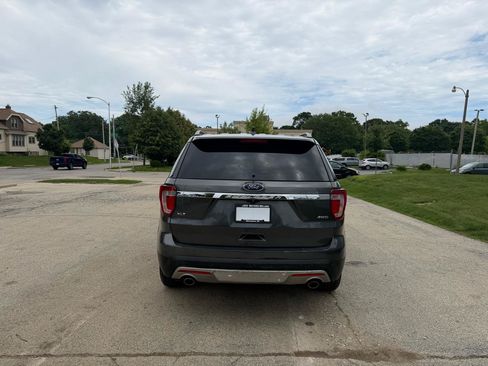 Used 2016 Ford Explorer XLT w/ Equipment Group 202A AWD/4WD image 6