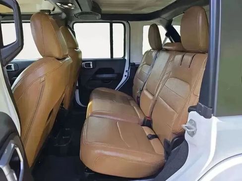 Used 2022 Jeep Wrangler Unlimited Sahara w/ Cold Weather Group image 13