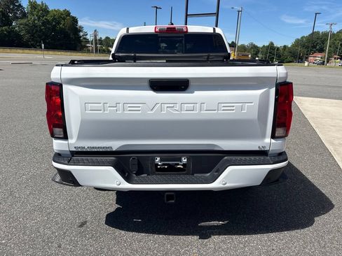 Used 2023 Chevrolet Colorado LT w/ LT Convenience Package II AWD/4WD image 7