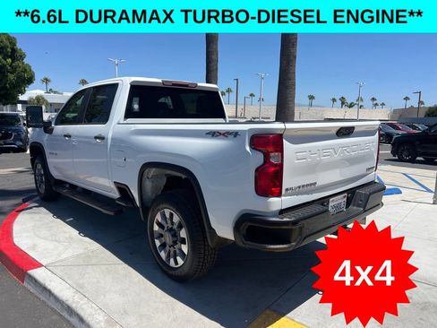 Used 2022 Chevrolet Silverado 2500 Custom w/ Custom Value Package AWD/4WD image 3
