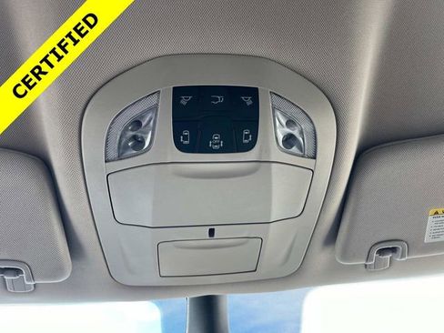 Certified 2024 Chrysler Pacifica Touring-L image 29