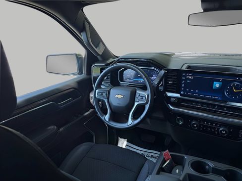 Used 2024 Chevrolet Silverado 1500 LT AWD/4WD image 9