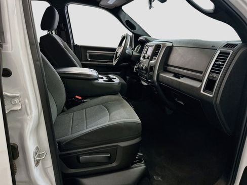 Used 2024 RAM 1500 Warlock AWD/4WD image 32