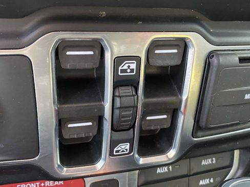 Certified 2022 Jeep Wrangler Unlimited Rubicon 4xe image 5