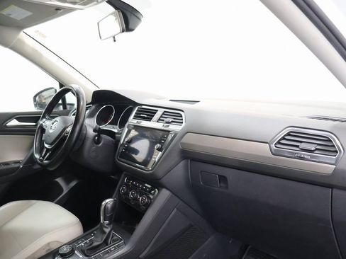 Used 2018 Volkswagen Tiguan SE image 23
