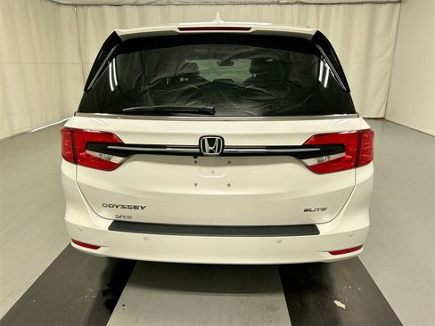 Used 2023 Honda Odyssey Elite image 23