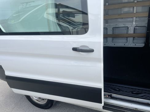 Used 2024 Ford Transit 250 Low Roof AWD w/ Exterior Upgrade Package image 20