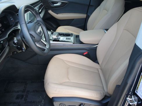 Used 2024 Audi Q8 Premium Plus image 5