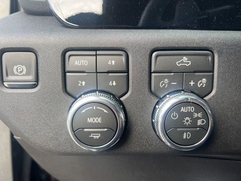 New 2026 GMC Sierra 1500 Elevation image 11