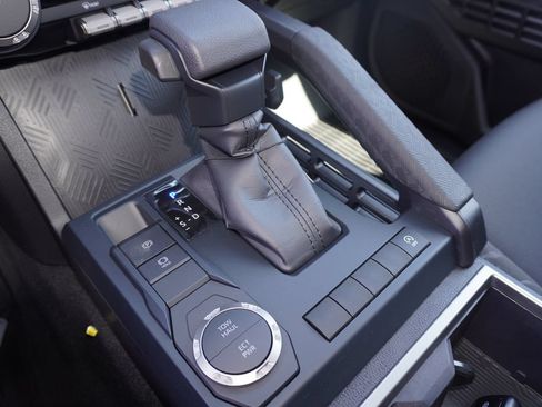 Certified 2026 Toyota Tacoma SR5 RWD image 18