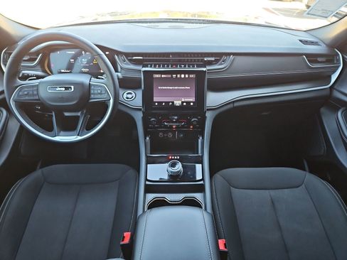 Used 2025 Jeep Grand Cherokee L Laredo w/ Luxury Tech Group I image 17