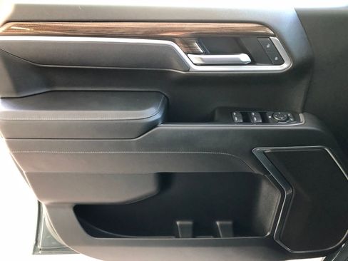 Used 2025 Chevrolet Silverado 1500 LT AWD/4WD image 33